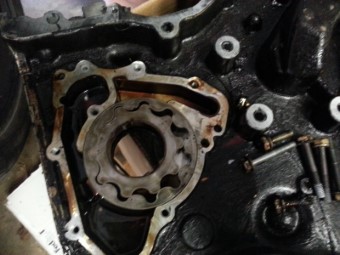 Toyota 4.0L oil pump installation