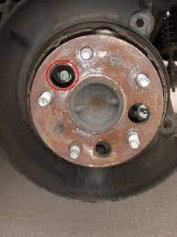 Toyota Sienna Rear Hub